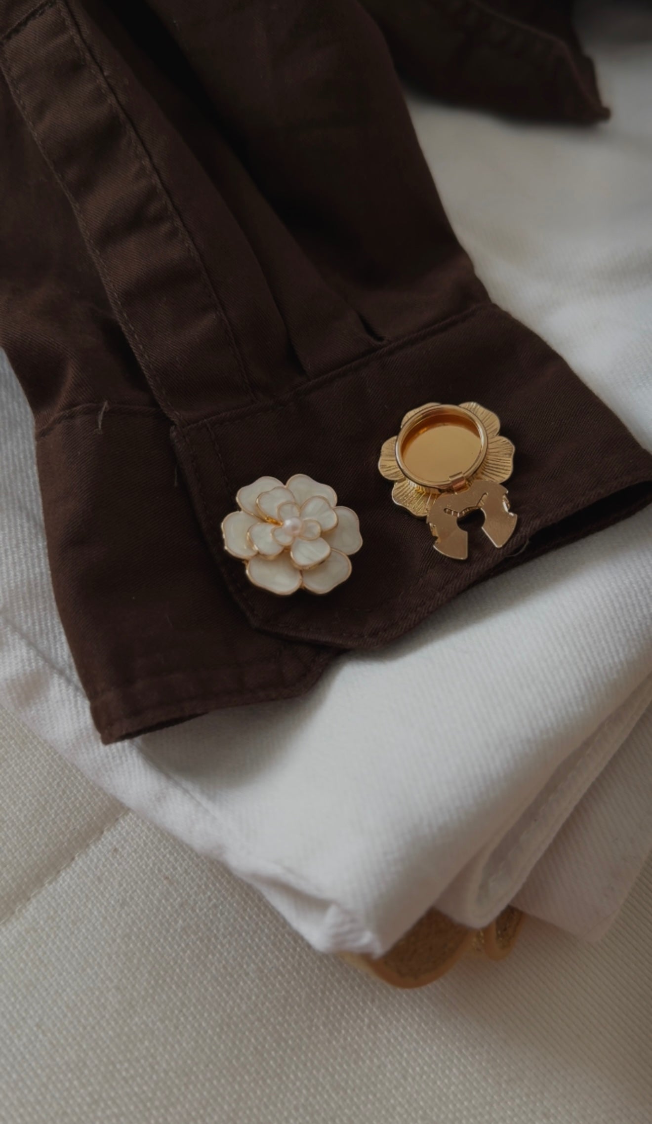 Set 2 butoni eleganti pentru camasa - Bloom